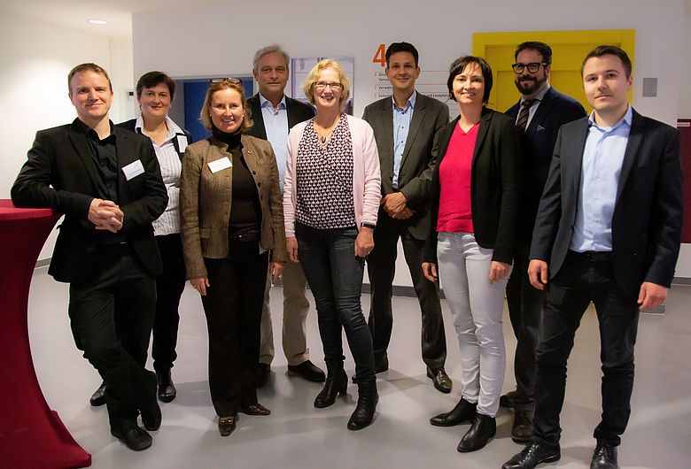 v.r.: Lennart Weegen, Herr Schneider, Jana Holland, Thomas Renner (alle BMG), Juliane Fluck, Dietrich Rebholz-Schuhmann, Gabriele Herrmann-Krotz, Ursula Arning, Konrad Förstner (alle ZB MED)