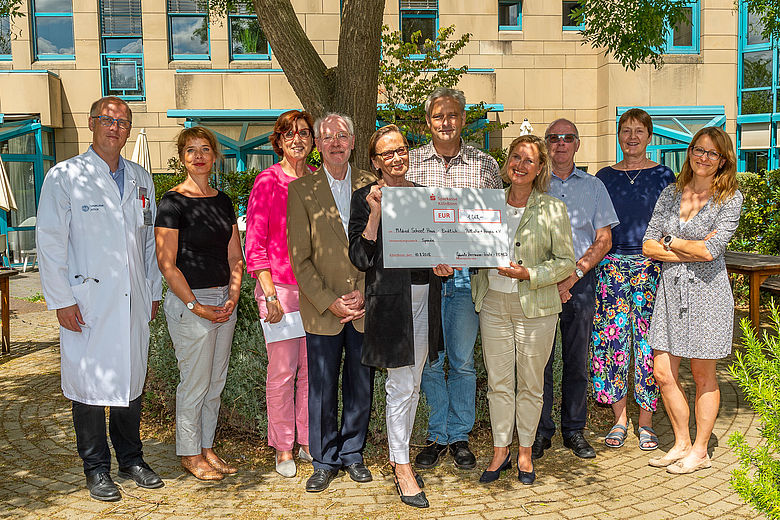 ZB&nbsp;MED &uuml;bergibt Spende an F&ouml;rderverein "endlich"