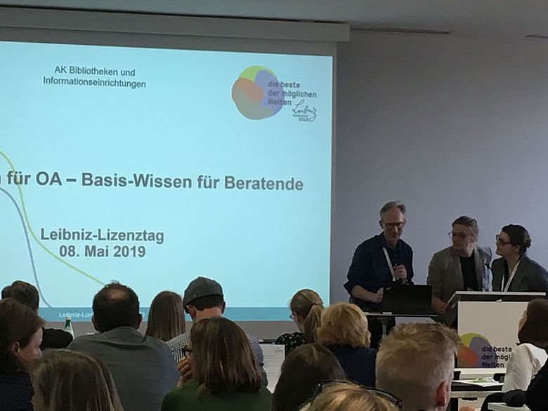 60 Teilnehmende tauschen sich beim Leibniz-Lizenztag in Berlin &uuml;ber neue Wege f&uuml;r die Bereitstellung wissenschaftlicher Informationen aus. &copy; ZB&nbsp;MED / Beate Br&uuml;ggemann-Hasler